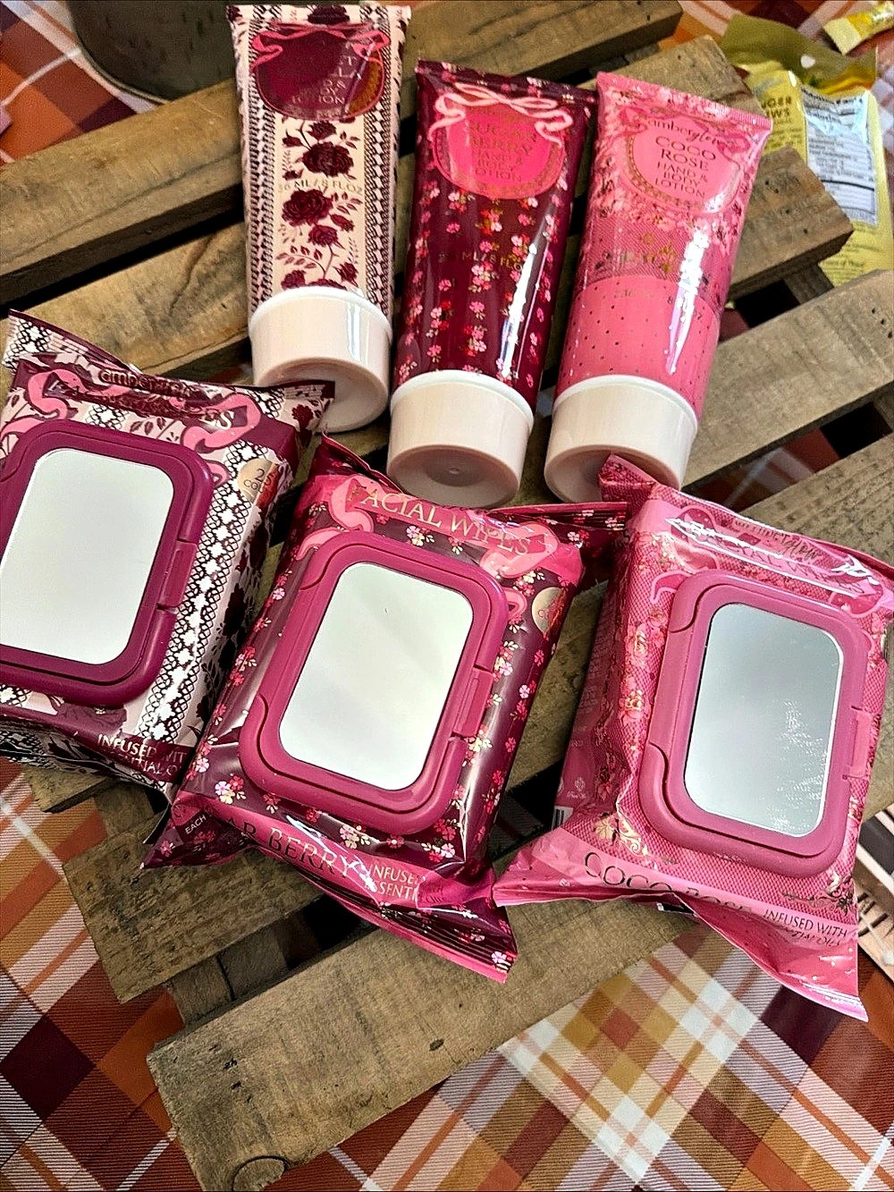 Amber Glow Hand & Body Lotion and Facial Wipes set/6